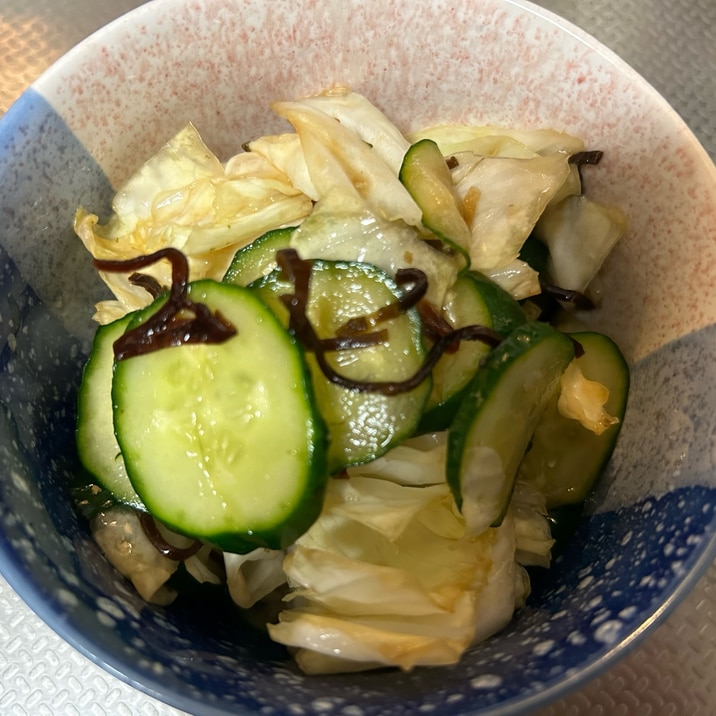 *きゅうりとキャベツの塩昆布和え*